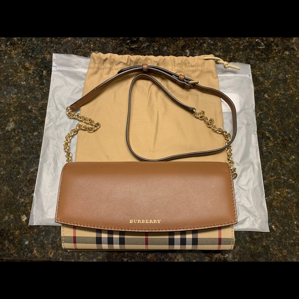 Burberry Wallet on Chain